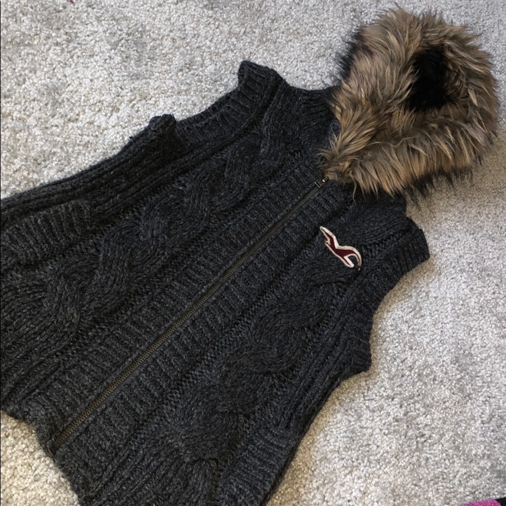 Hollister vest